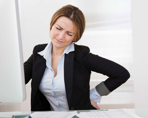 Ngồi làm việc lâu cũng là nguyên nhân đau cơ xương khớp